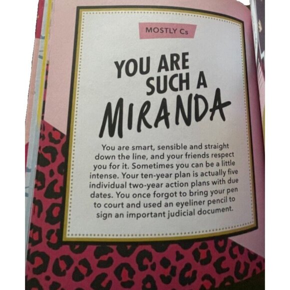 Smith Street Gift Sex &The City Ultimate Guide 96 Page Book & Cocktail Glass Set - Picture 8 of 9